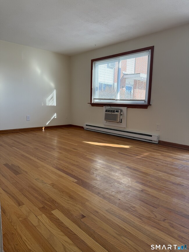 Photo - 273 Queen St Unit APT 16A