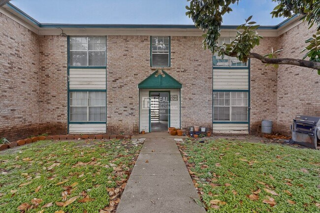 Photo - 8024 Cambridge Cir Unidad A