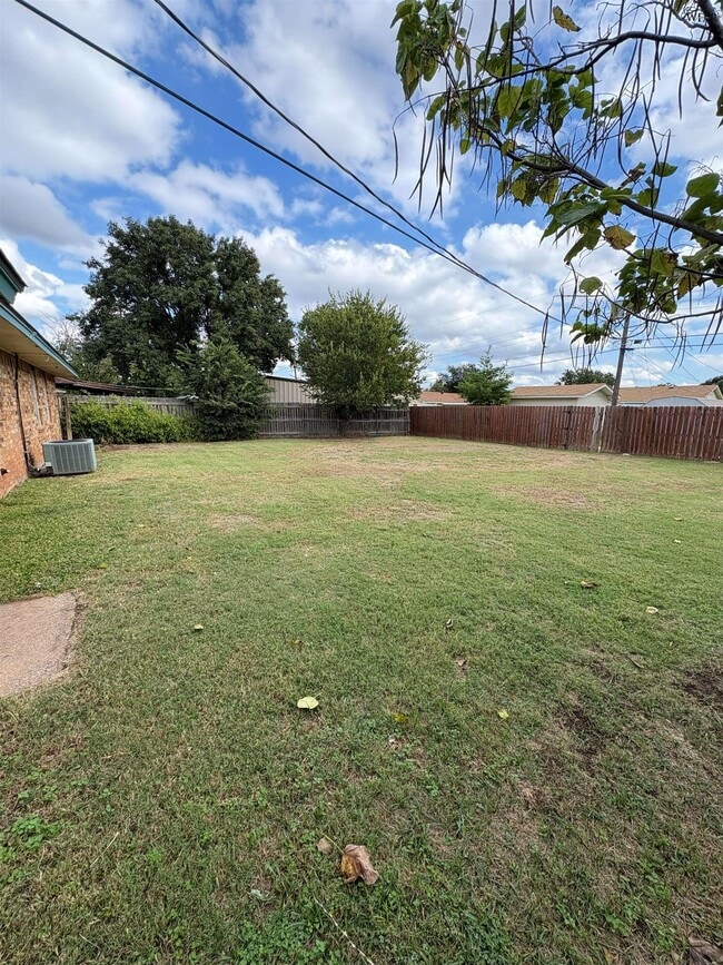 Photo - 209 Glasgow Dr