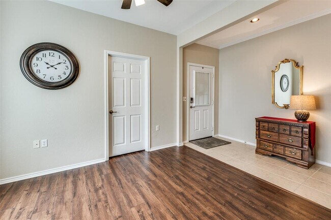 Photo - 203 Essex Ln