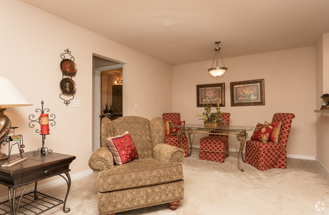 2BR, 2BA - 1,087 SF