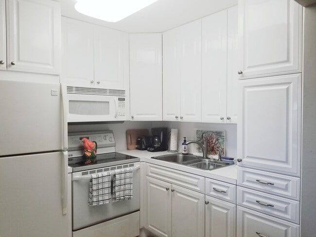 Photo - 850 Horizon W Unit 207