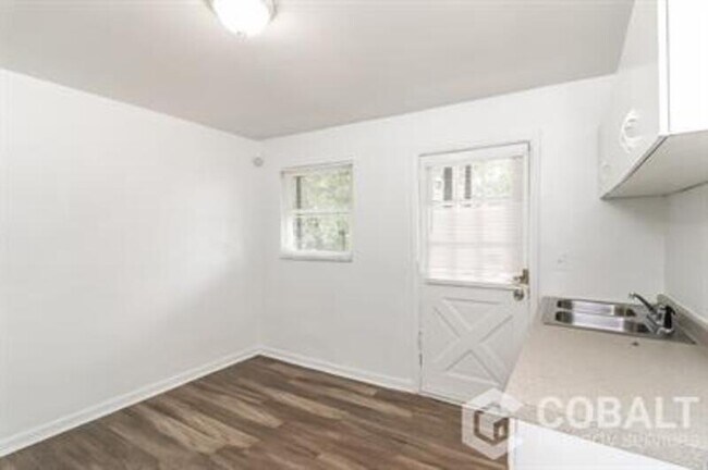 Photo - 1982 Rockledge Rd NE