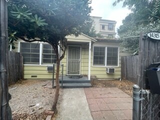 Photo - 14315 Burbank Blvd Unit Half