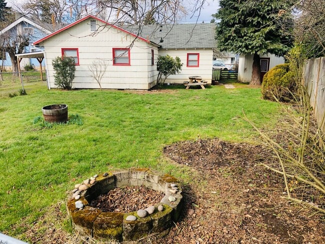 Photo - Freshly updated 3 bedroom 1 bath house off...