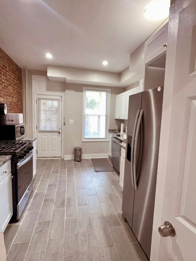 Photo - 1114 Whitelock St