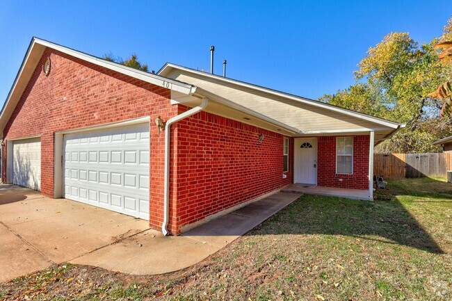 Building Photo - Welcome to the Duplex in Yukon, available ... Rental