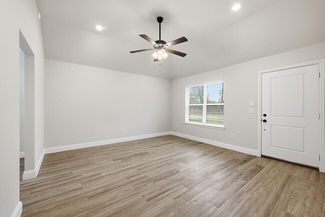 Photo - Immaculate 3 Bedroom Home with Stainless Appliances & Modern Finishes Throughout