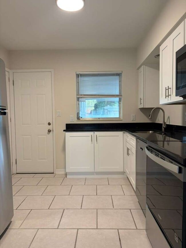 Photo - Marina District - 2 Bedroom 1 Bath