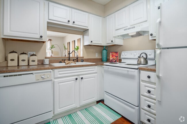 1BR, 1BA - 717SF - Ktichen