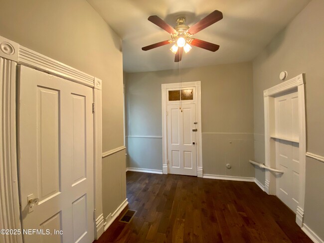 Photo - 1345 N Laura St