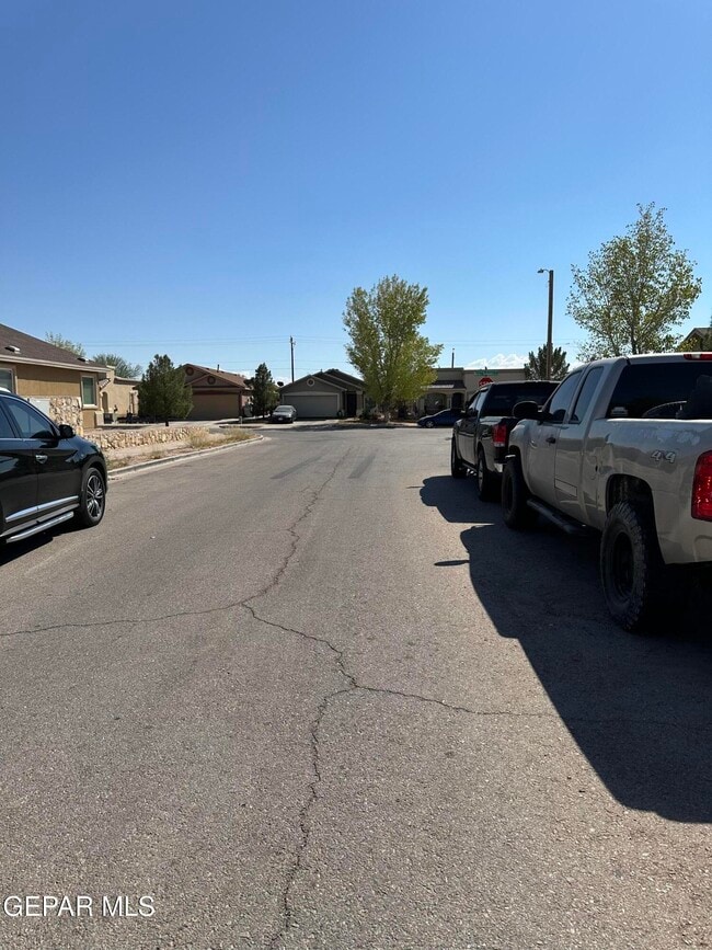 Photo - 4925 Vincent James St