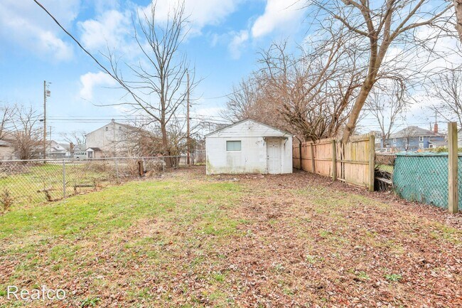 Photo - 1 br, 1 bath House - 479 E Hinman Ave