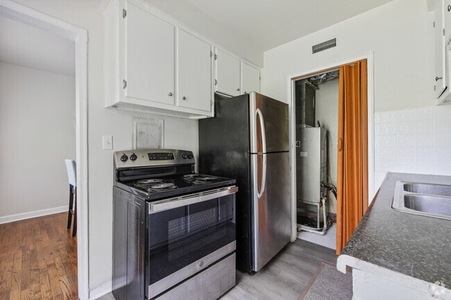 2BR, 1BA - 1,025SF - Kitchen - Brick Pointe