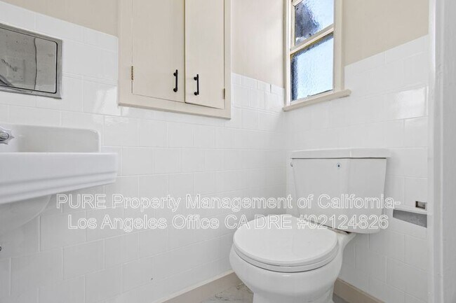 Photo - 1534 S Hayworth Ave
