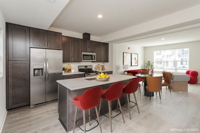 Photo - 1432 Naperville Wheaton Rd