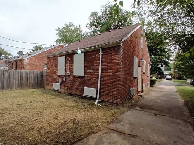 Photo - 15421 Stout St