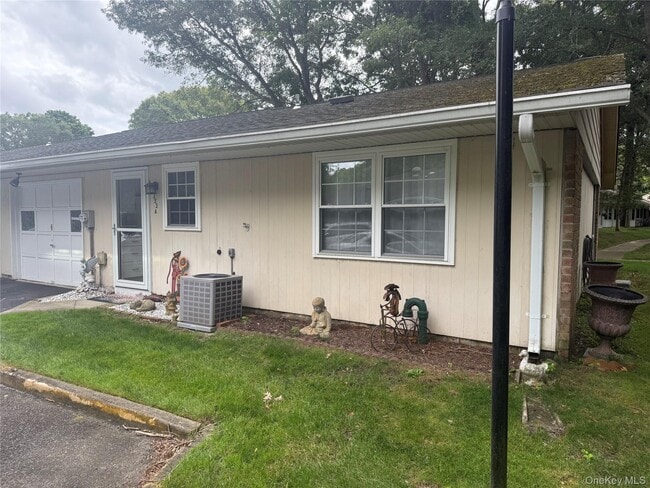 Photo - 333 Woodbridge Dr