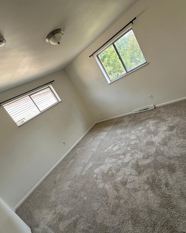 Photo - 7926 Glen Orchard Dr House