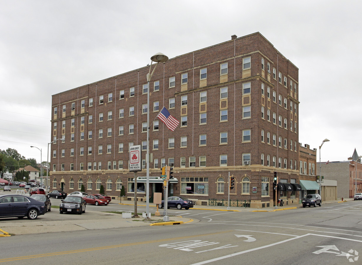 Rogers Apartments - Rogers Apartments