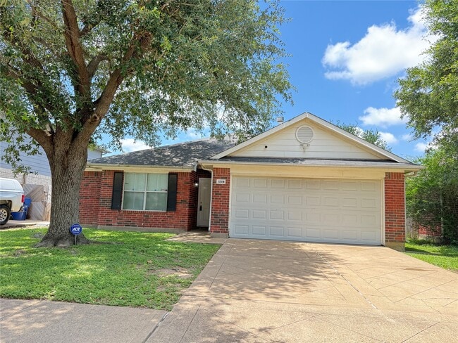 Building Photo - 17318 Glenmorris Dr