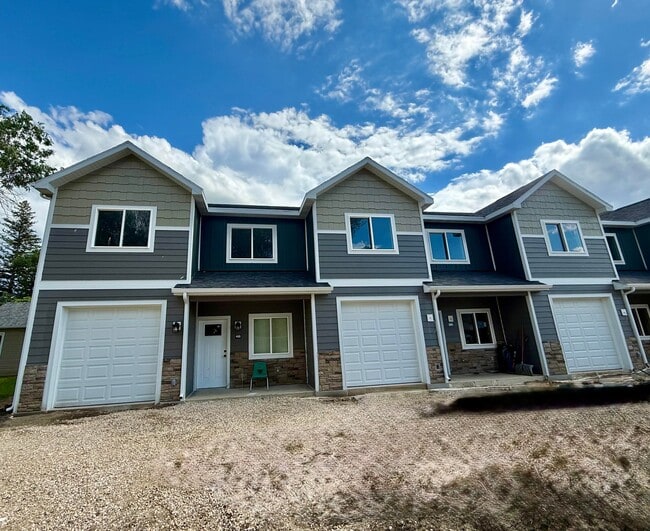 Photo - 440 Rosette Ln