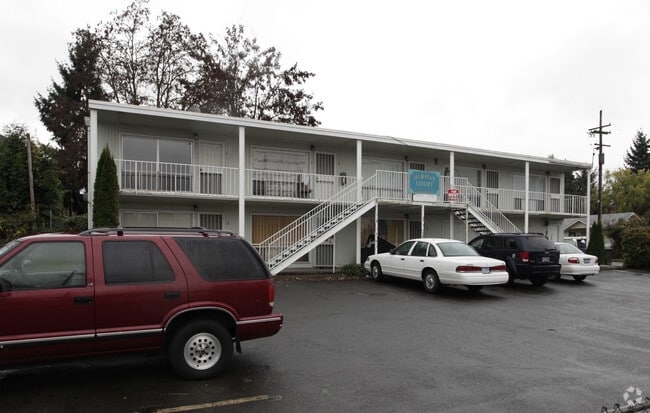 Photo - Midway Court