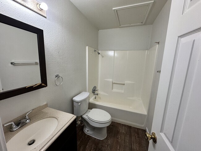 Photo - 4005 Milton St Unit B