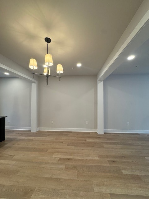 Las molduras decorativas en el comedor mejoran su experiencia gastronómica. - 305 Frederick Way