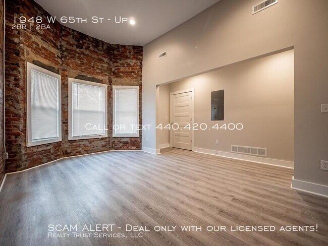 Photo - 1956 W 65th St