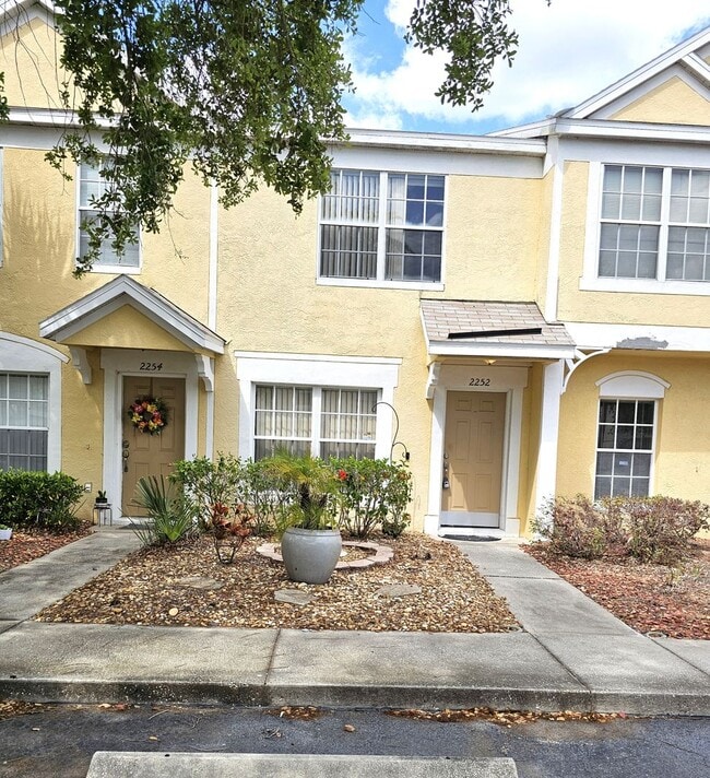 Building Photo - Regency Key Townhouse