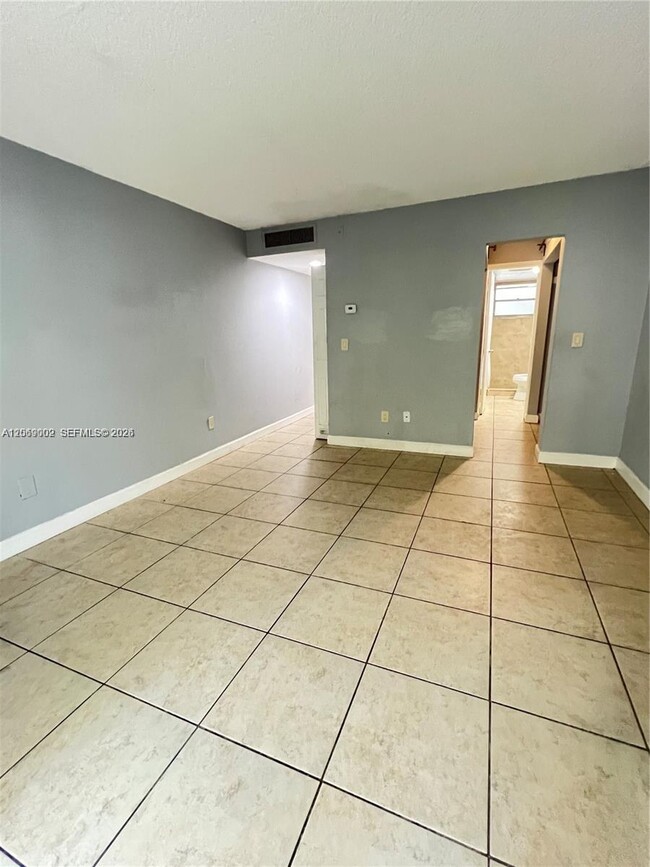 Photo - 1610 Lenox Ave Unit 409