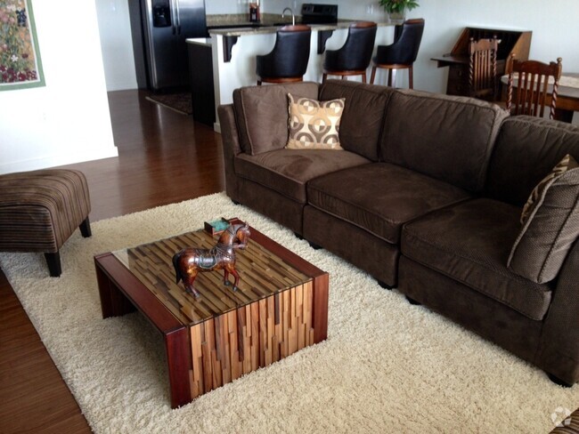 Building Photo - Stunning 2 Bedroom 2 Bathroom Apartment *R...