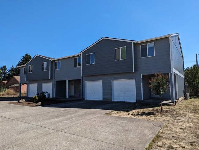 Photo - 4860 48th Loop Unit D