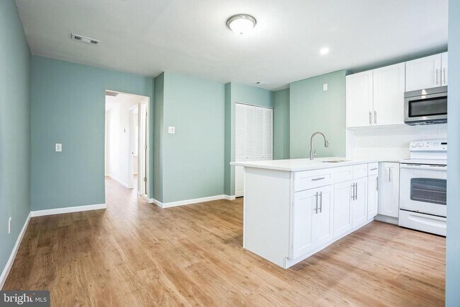 Photo - 435 N 32nd St Unit 2