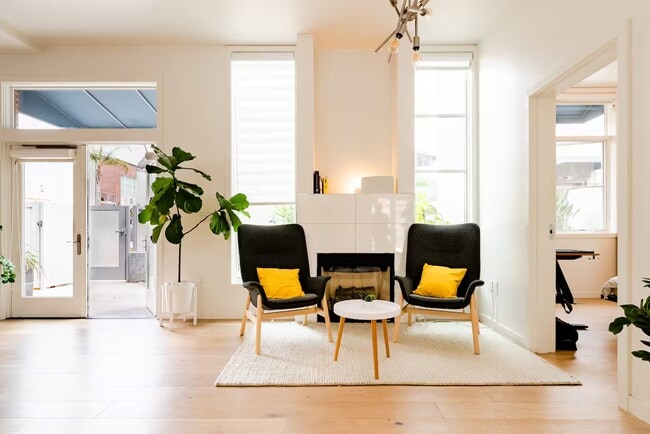 Photo - 800 The Mark Ln Unit TH 109