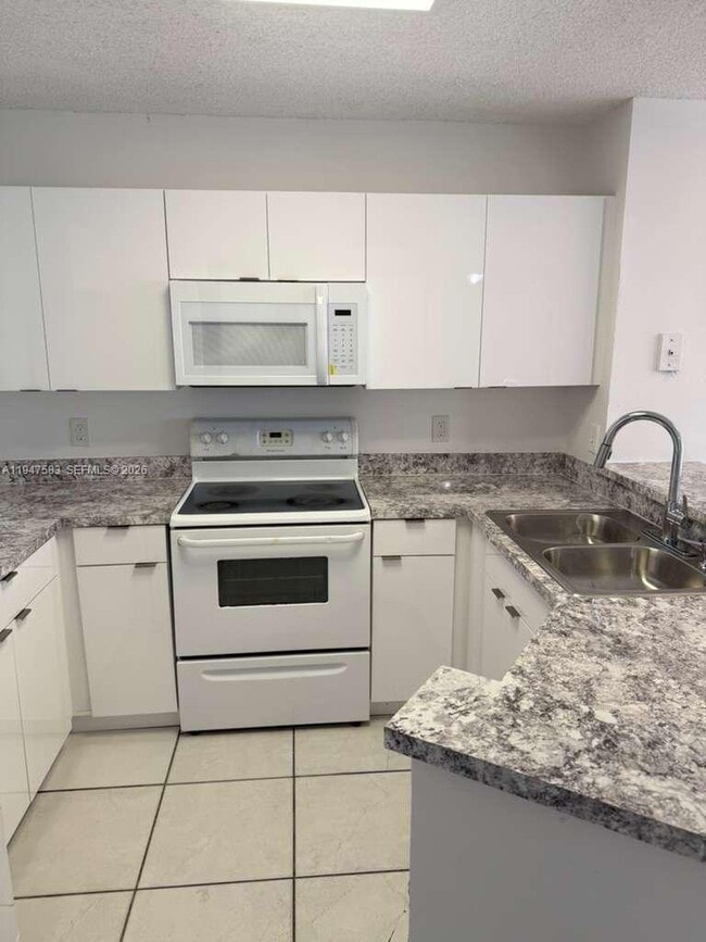 Photo - 8710 N Sherman Cir Unit 304