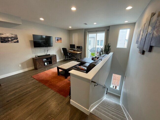 Photo - 1957 Eaton St