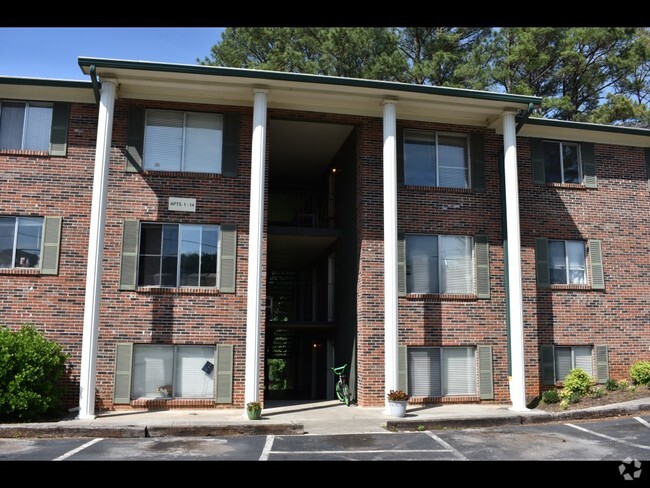 Building Photo - Windy Lakes Apartments