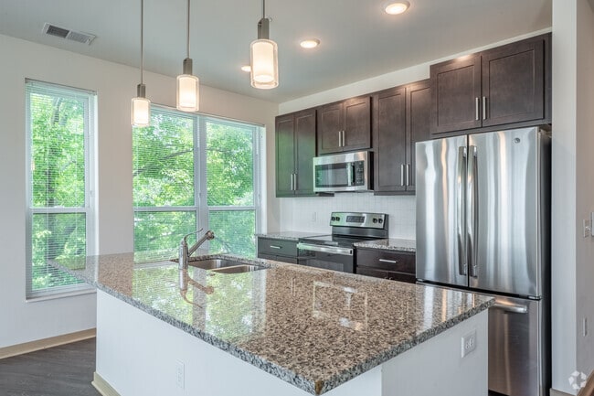 2BR, 2BA - 1,190SF - Kitchen