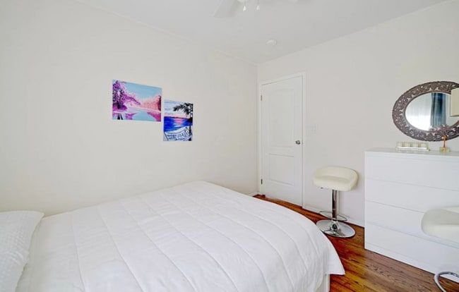 Photo - 266 Edward Ave Unit 2