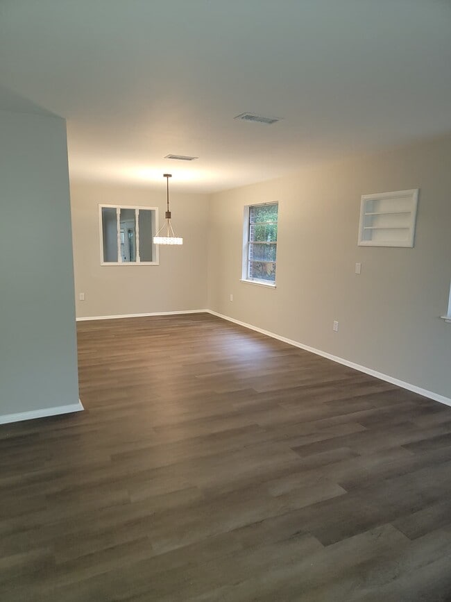 Photo - 2610 Demaret Dr