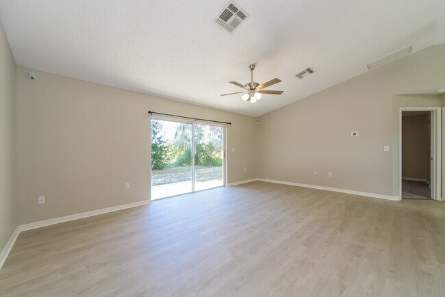 Photo - 745 Briargrove Ave