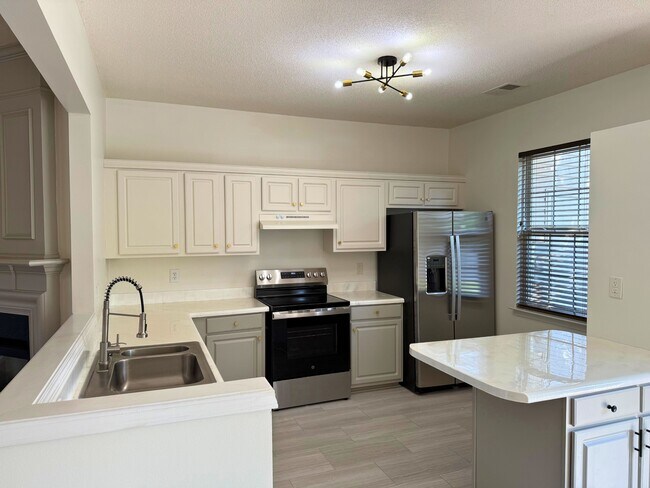 Photo - 204 Braelock Dr