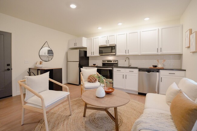 Photo - 476 Taylor Apartments