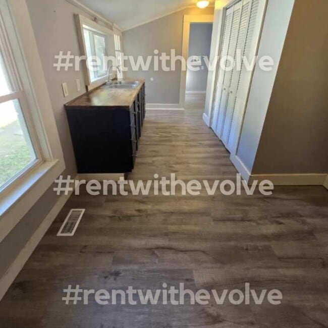 Photo - 518 Browne St