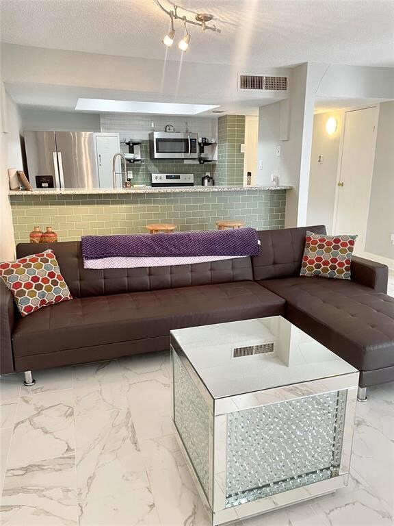 Photo - 2816 S Bartell Dr Unidad B210