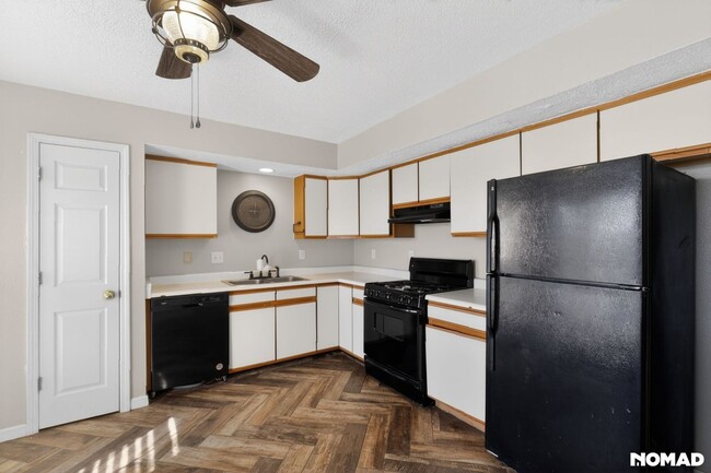 Photo - 1328 Rebecca Rd NE