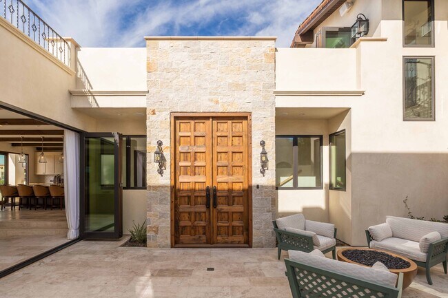 Photo - 2546 Manhattan Ave Casa