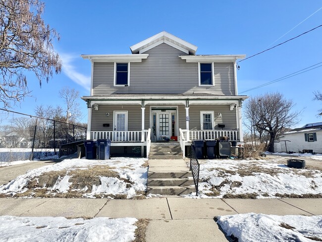 Photo - 418 Caroline St Townhome